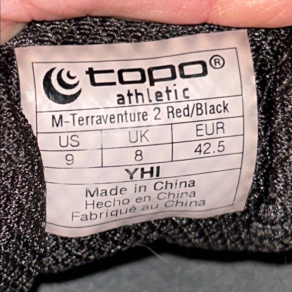 Topo Athletic EUC Terraventure 2 Vibram Sole Red & Black Running Men’s Shoe Sz 9 - Picture 2 of 8
